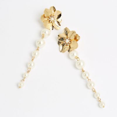 Boucles d'oreilles longue en métal avec fleur et perles fantaisie dore
